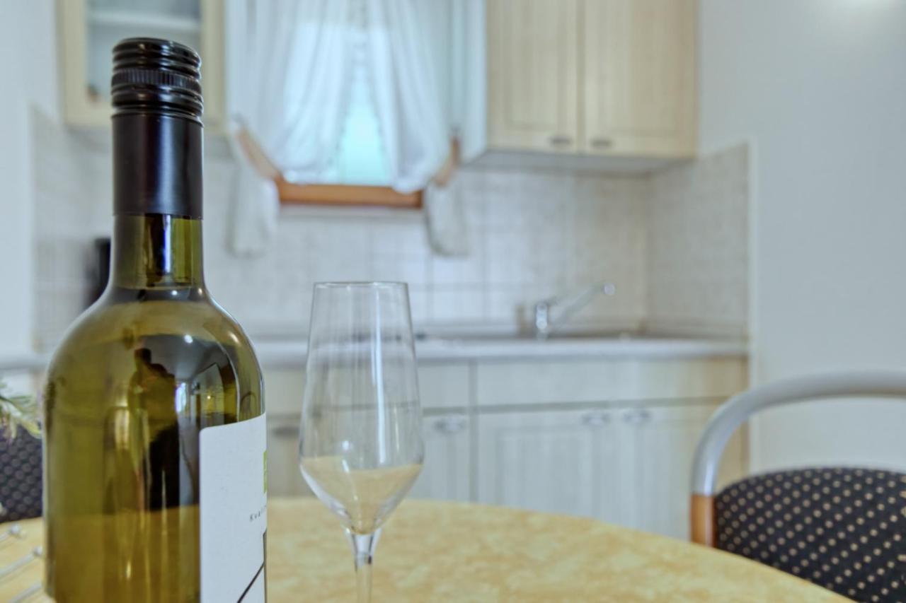 Apartmets Slavica 1644 Banjole Exterior photo