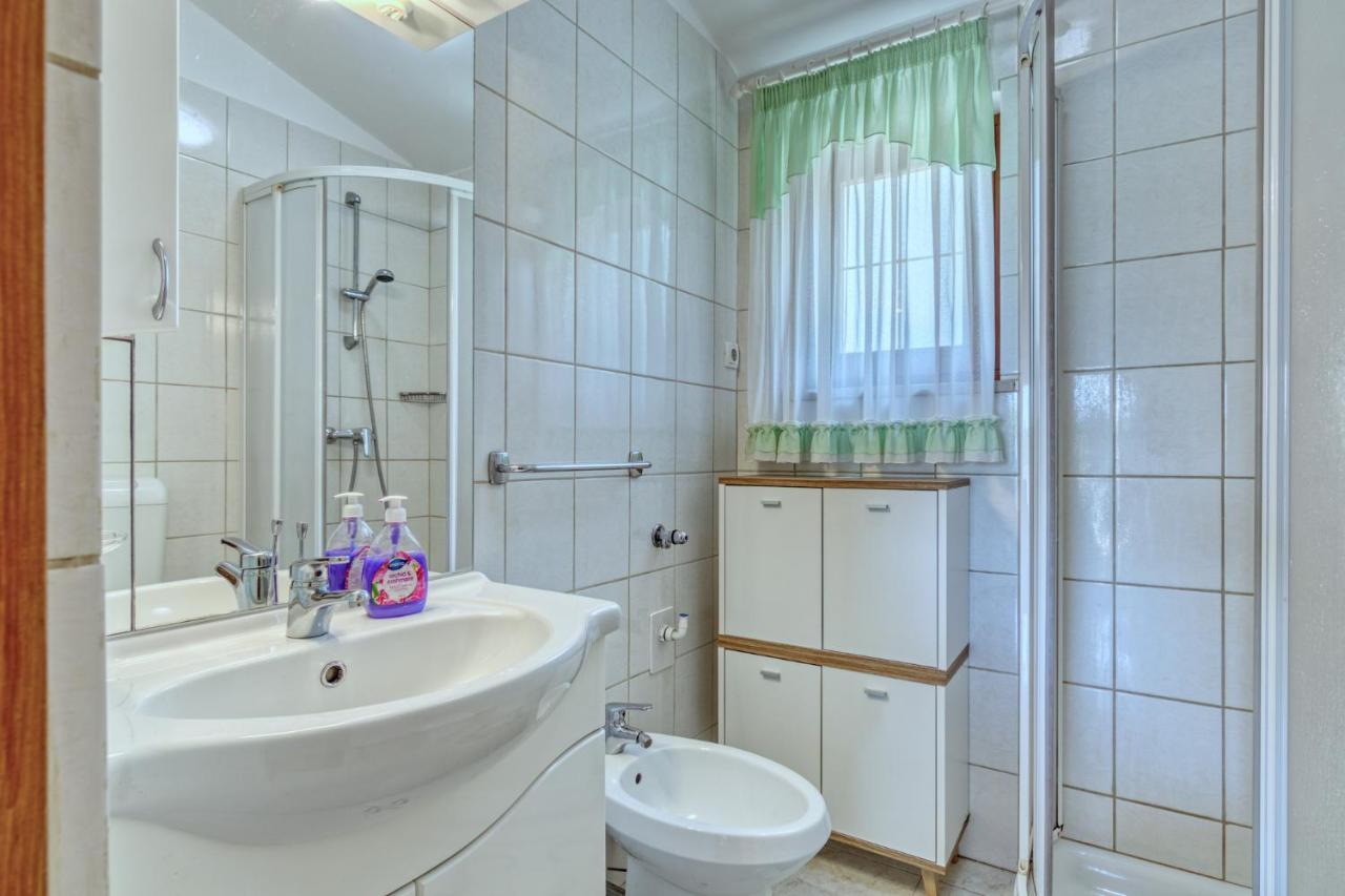 Apartmets Slavica 1644 Banjole Exterior photo