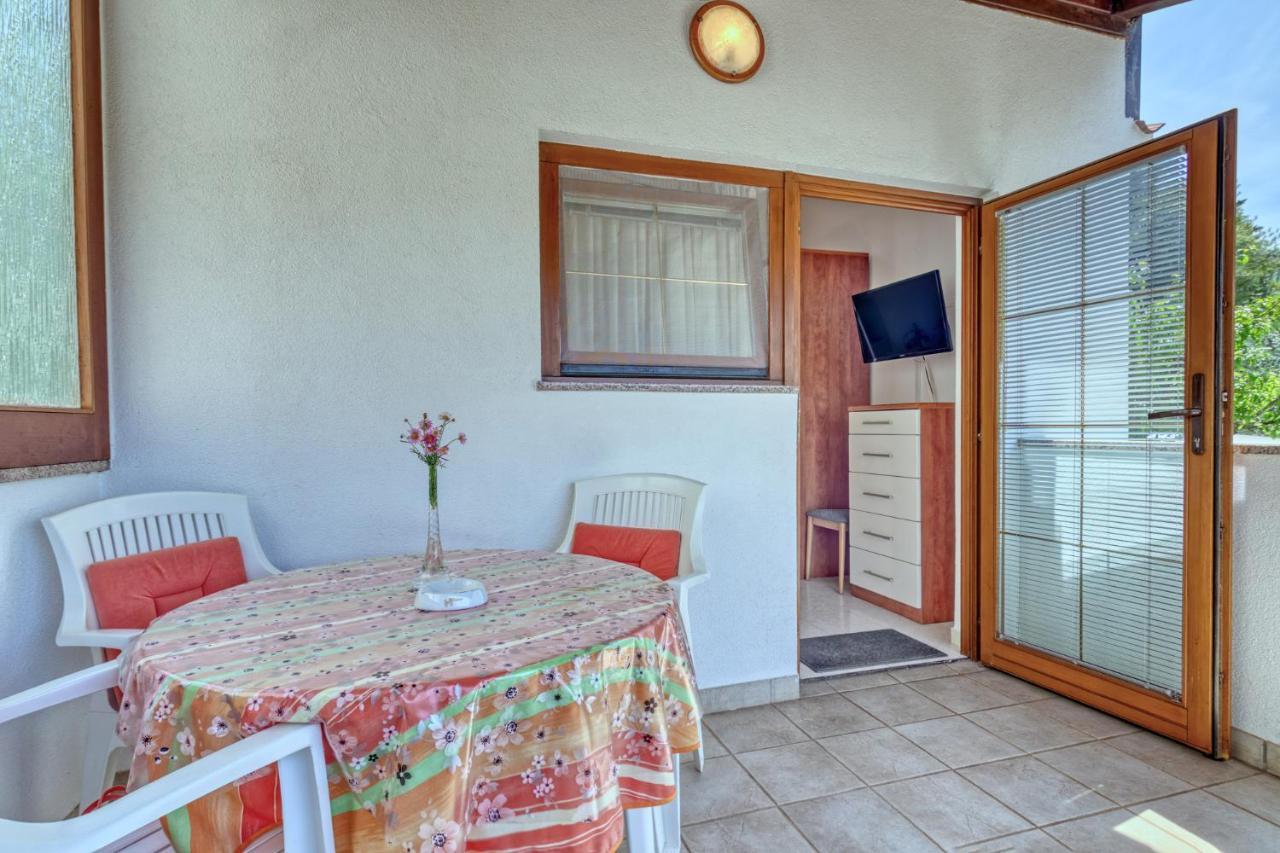 Apartmets Slavica 1644 Banjole Exterior photo